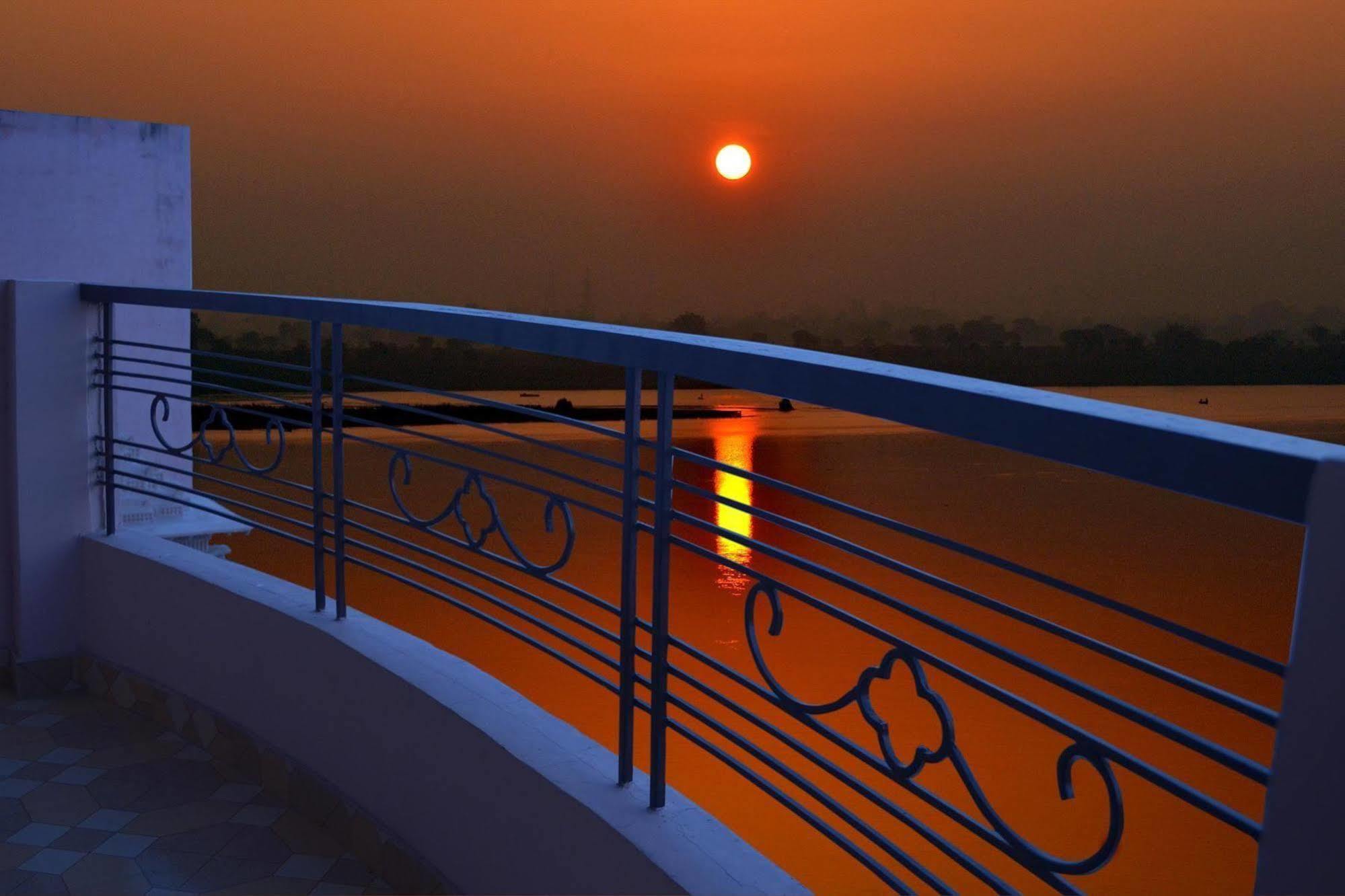 Ganga Monastery Bed & Breakfast Varanasi Exterior photo